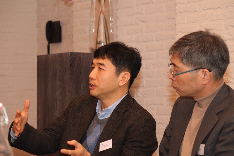 ▲고신총회 사절단으로 참석한 김재윤 교수(왼쪽)와 유해신 목사