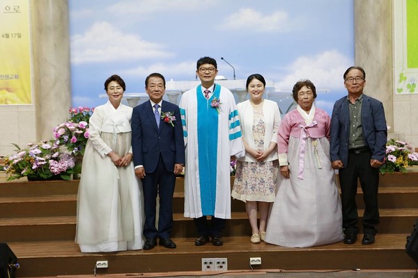김일국 목사와 은퇴자들